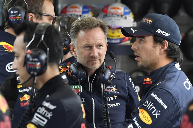 Christian Horner acabó con el disgusto de Checo Pérez con Verstappen